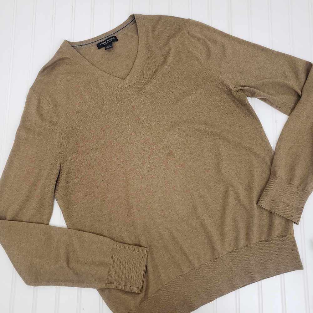 Banana Republic V Neck Sweater Silk Cashmere Career Wear Tan size Large